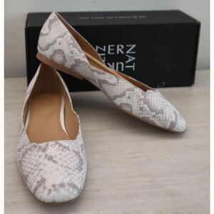 Naturalizer I9189L5100 Women Sz 7.5M White Snake Pattern Leather Cody Flats